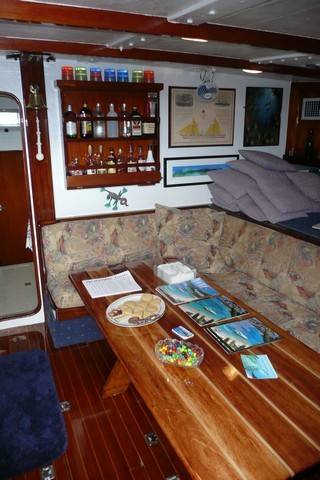 PROMENADE: Interior 10 