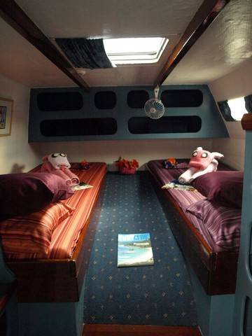 PROMENADE: Interior 15 