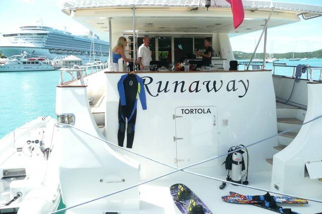RUNAWAY: Exterior 13 