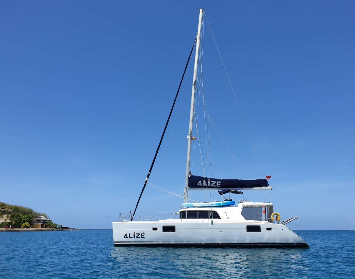 ALIZÉ Charter Yacht