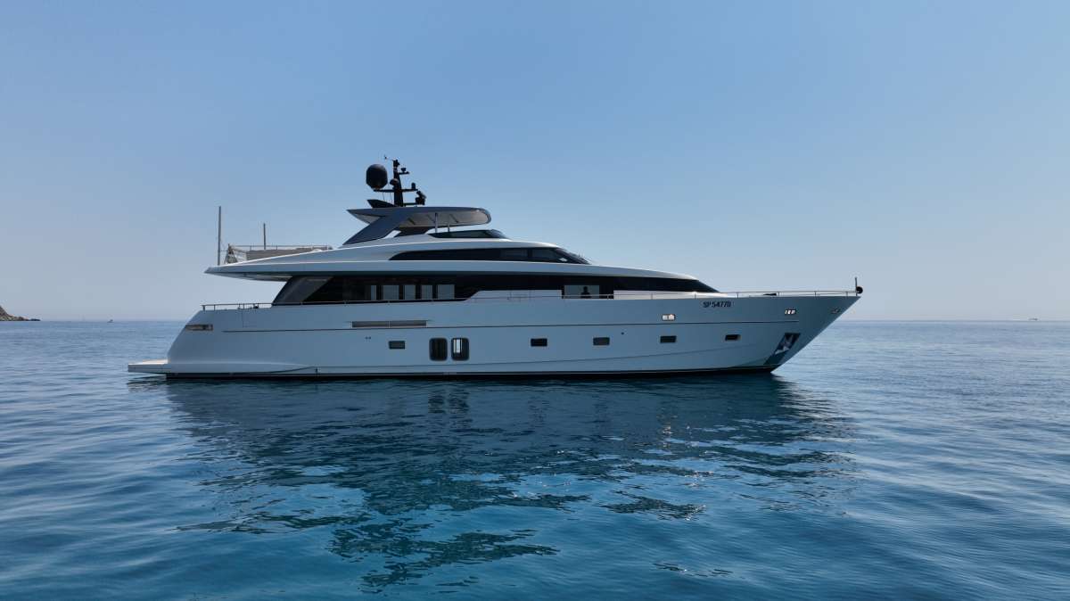 AMAN Charter Yacht