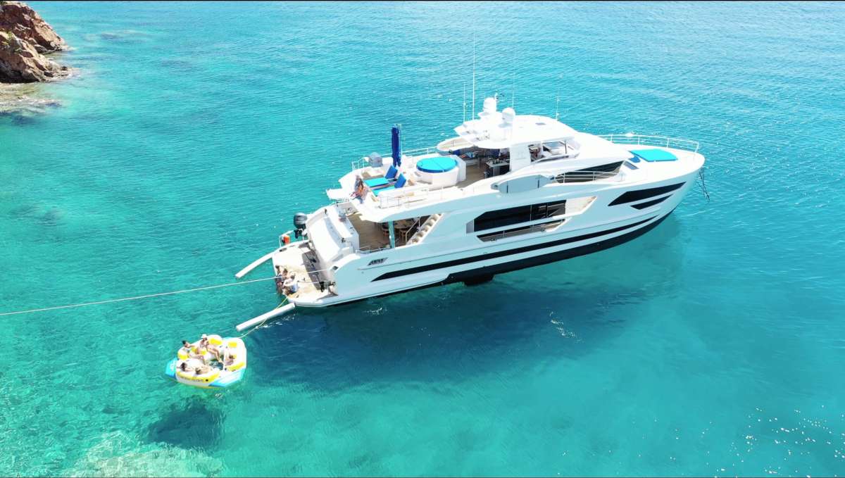 ANGELEYES Charter Yacht