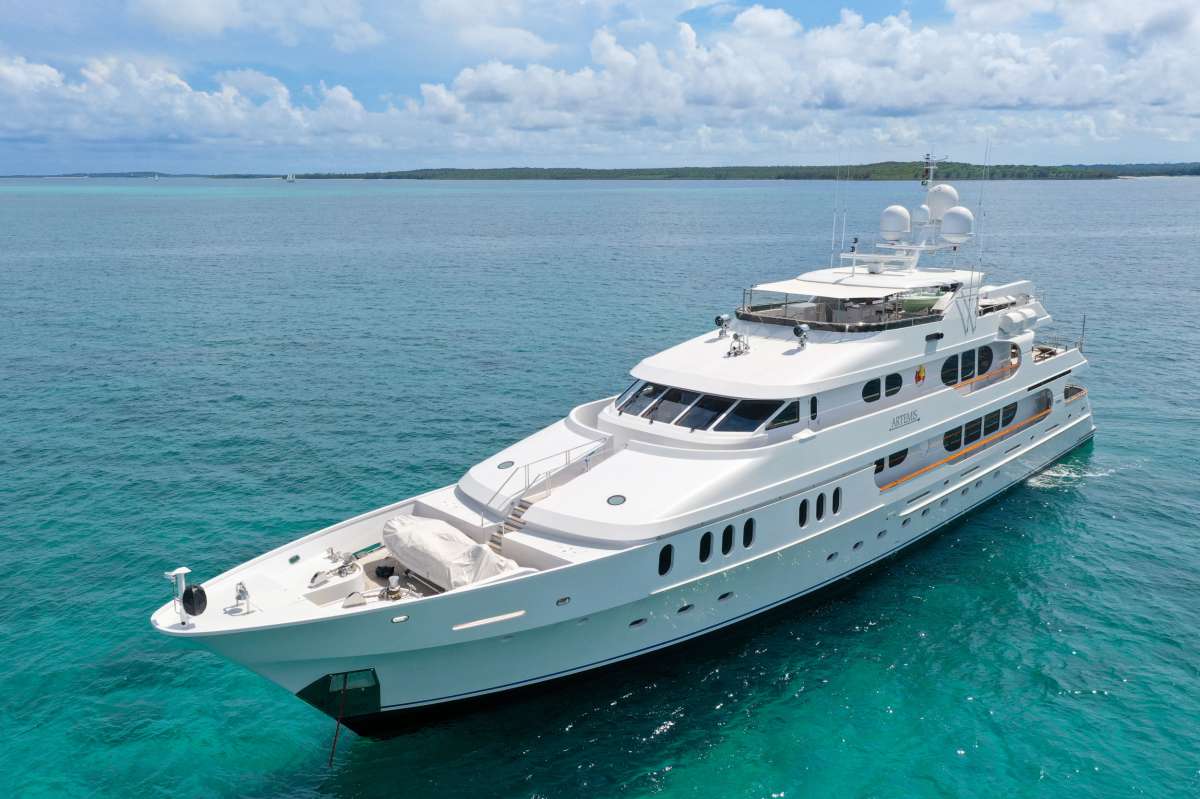 ARTEMIS Charter Yacht