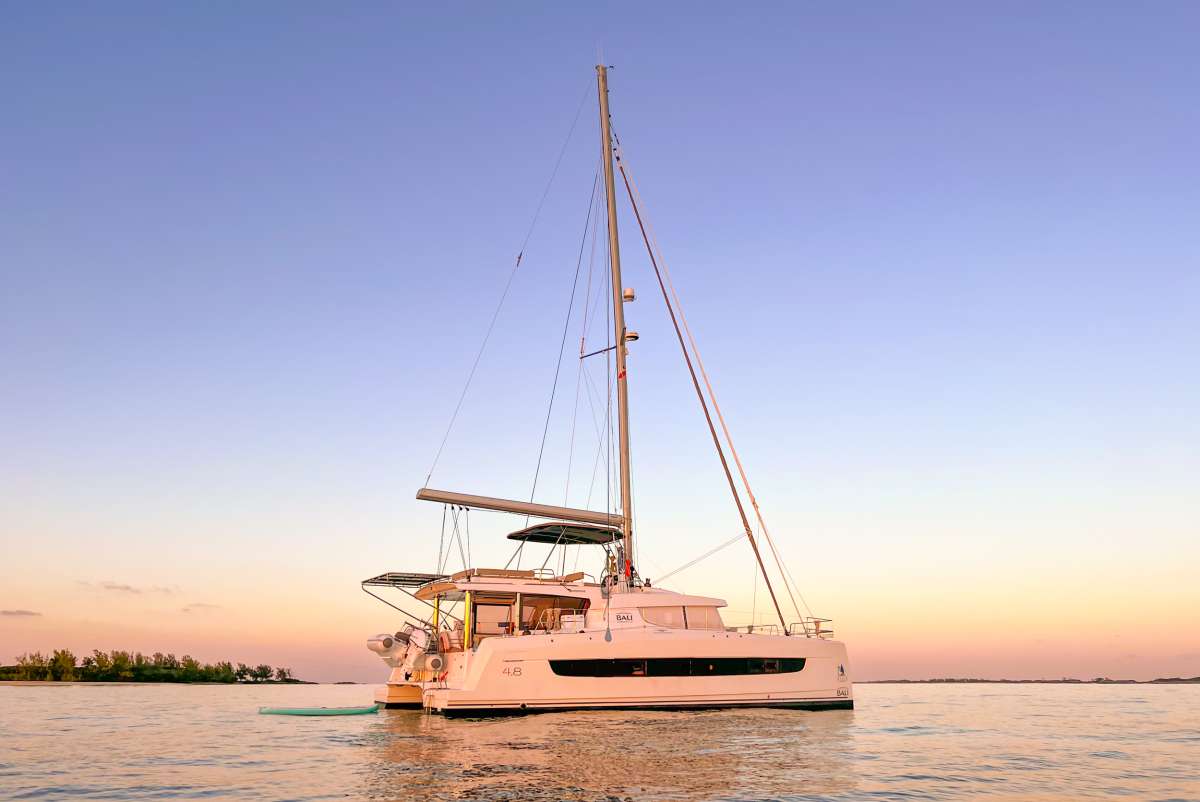 BELLA 4.8 Charter Yacht