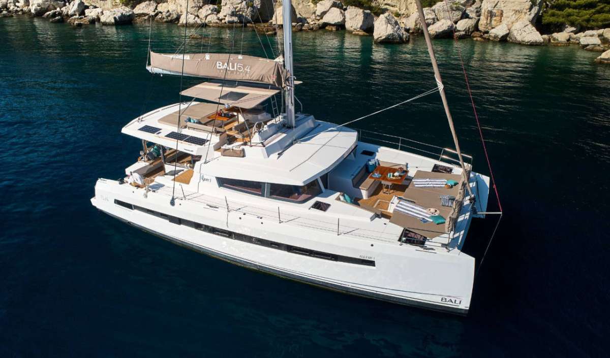 C SISTERS Charter Yacht