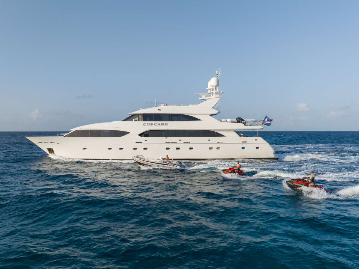 CUPCAKE Charter Yacht
