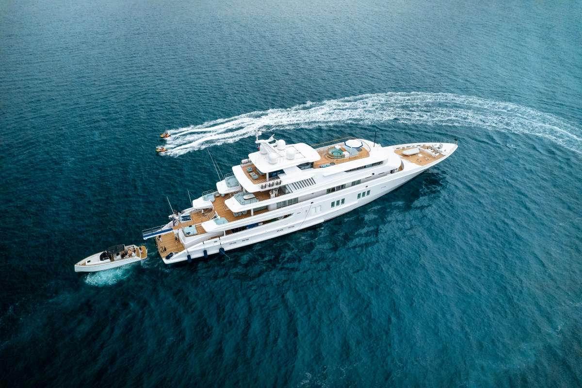 CORAL OCEAN Charter Yacht