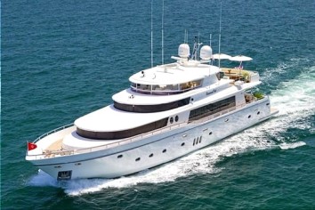 DIAMOND GIRL Charter Yacht
