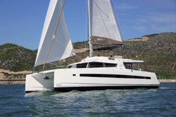 DIDYMOS Charter Yacht
