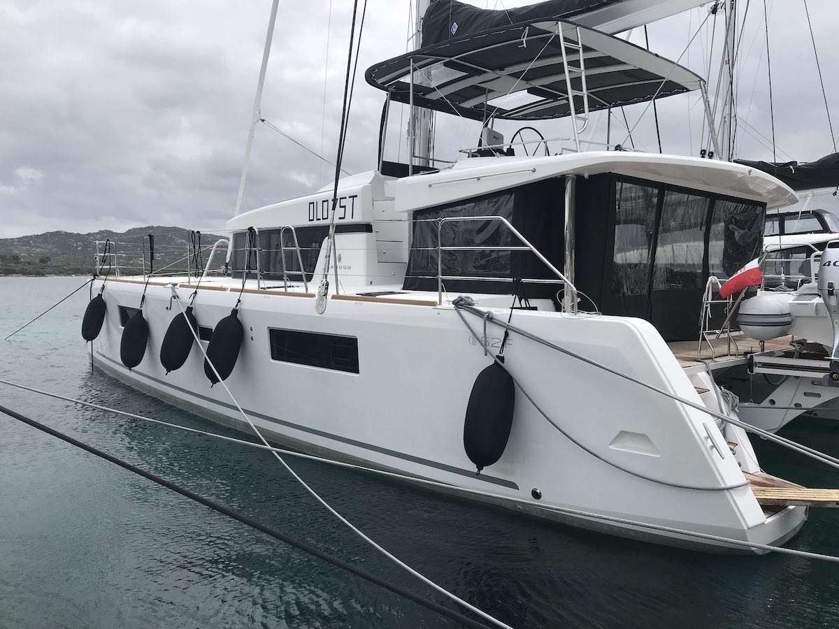 DUGONGO II Charter Yacht