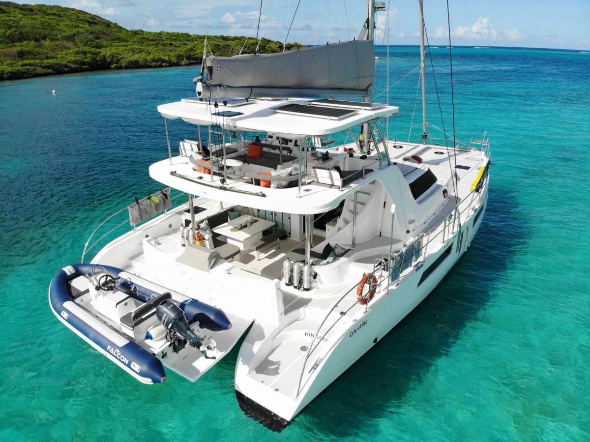 GET ALONG Charter Yacht