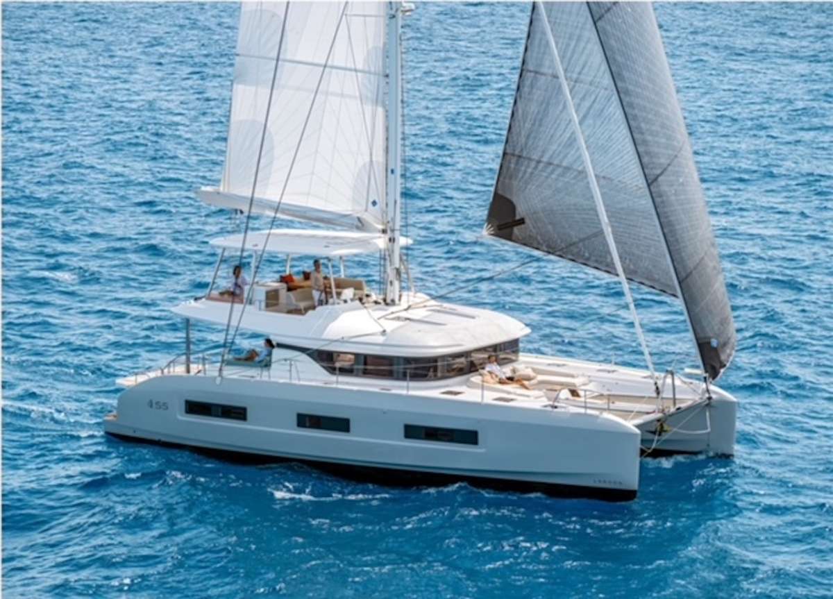 GULLWING  Charter Yacht
