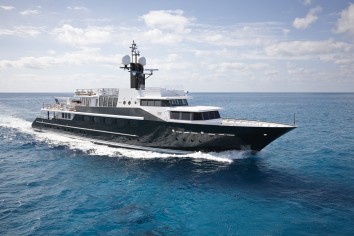 HIGHLANDER Charter Yacht