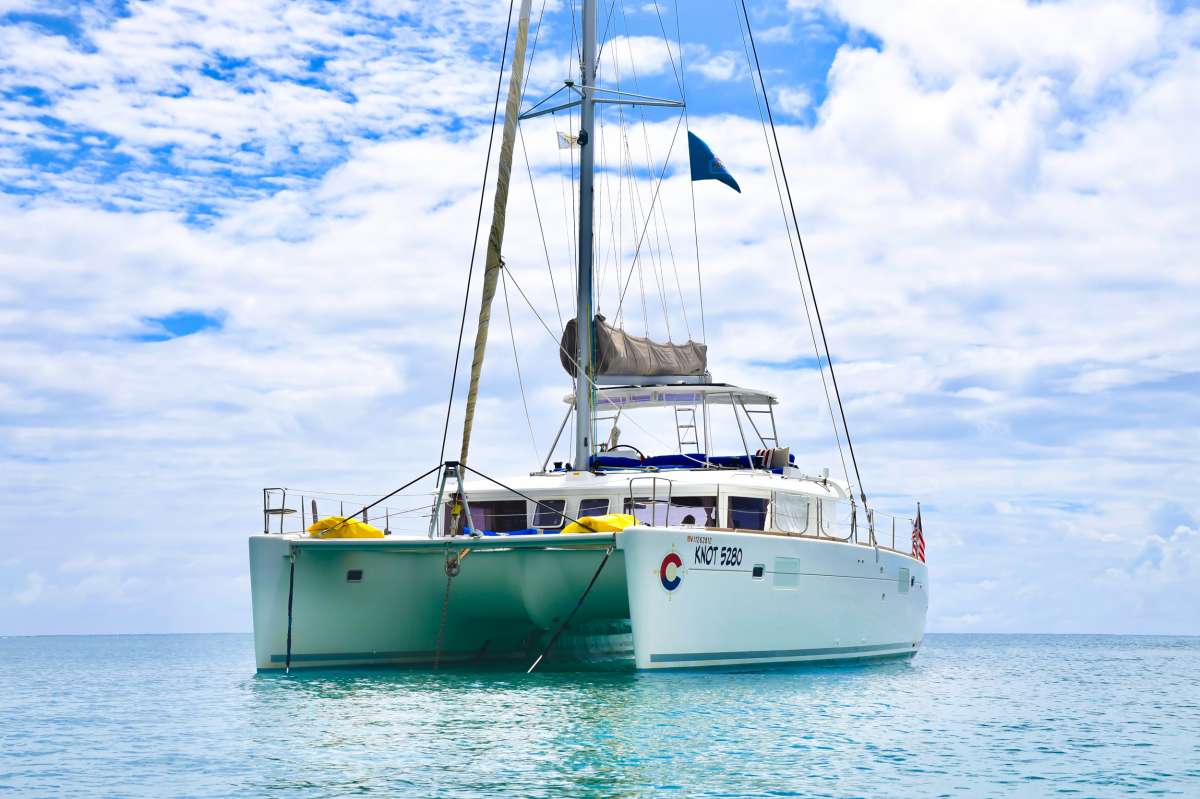 KNOT 5280 Charter Yacht