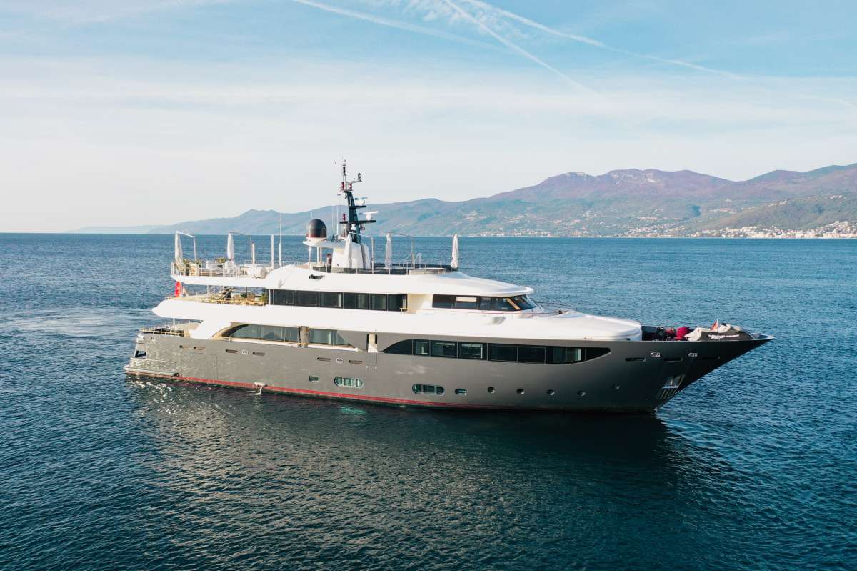 LADY TRUDY Charter Yacht