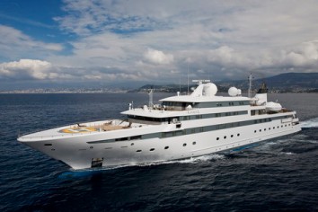 LAUREN L Charter Yacht