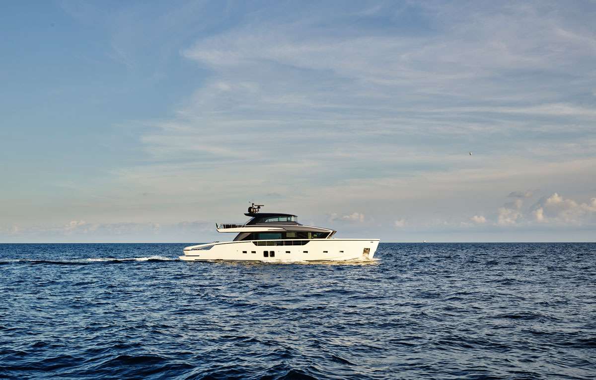 LUAR Charter Yacht