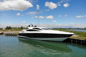 LIGHT BLUE Charter Yacht