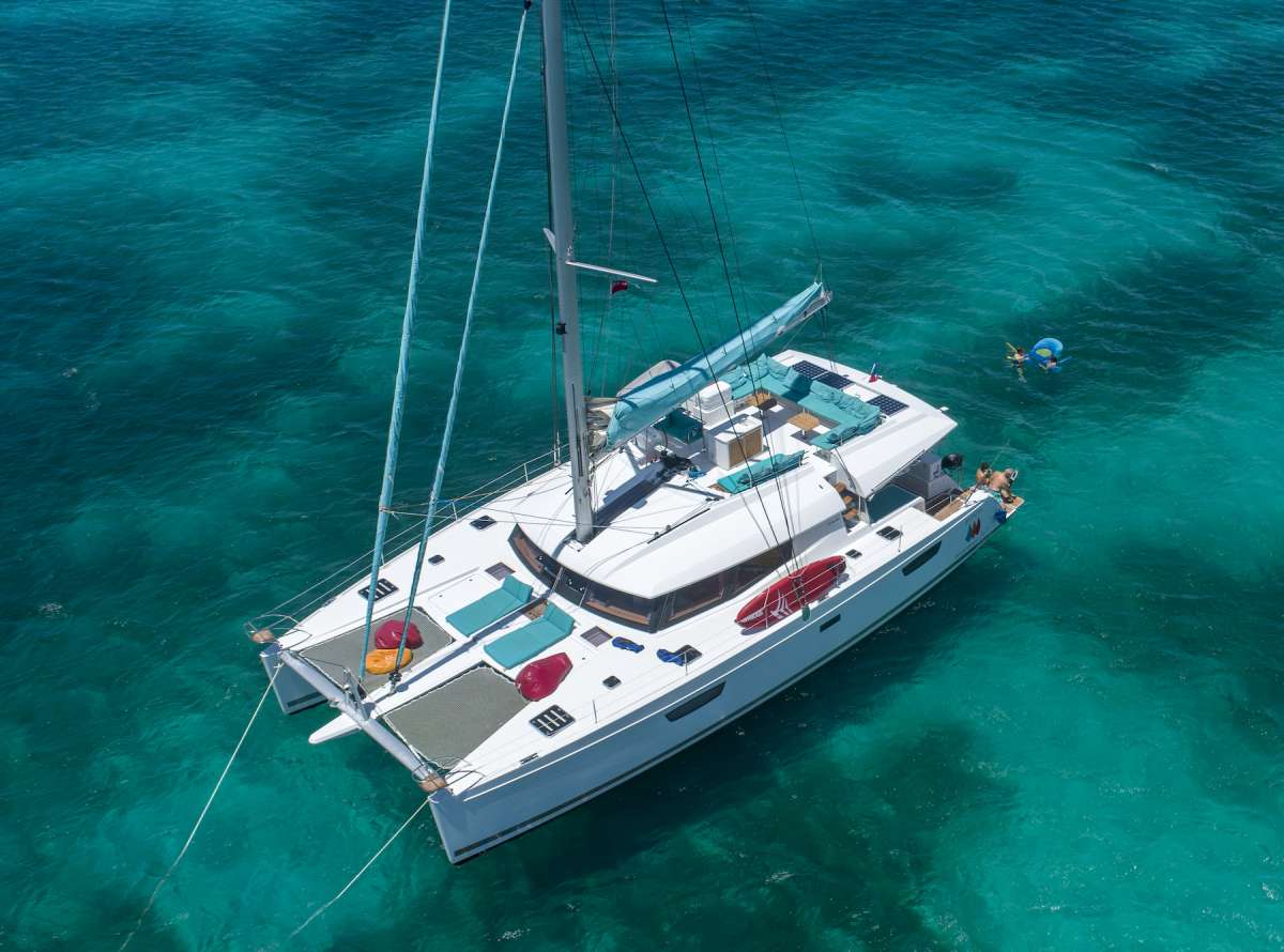 DREAMSONG Charter Yacht