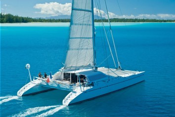 MAGIC CAT Charter Yacht