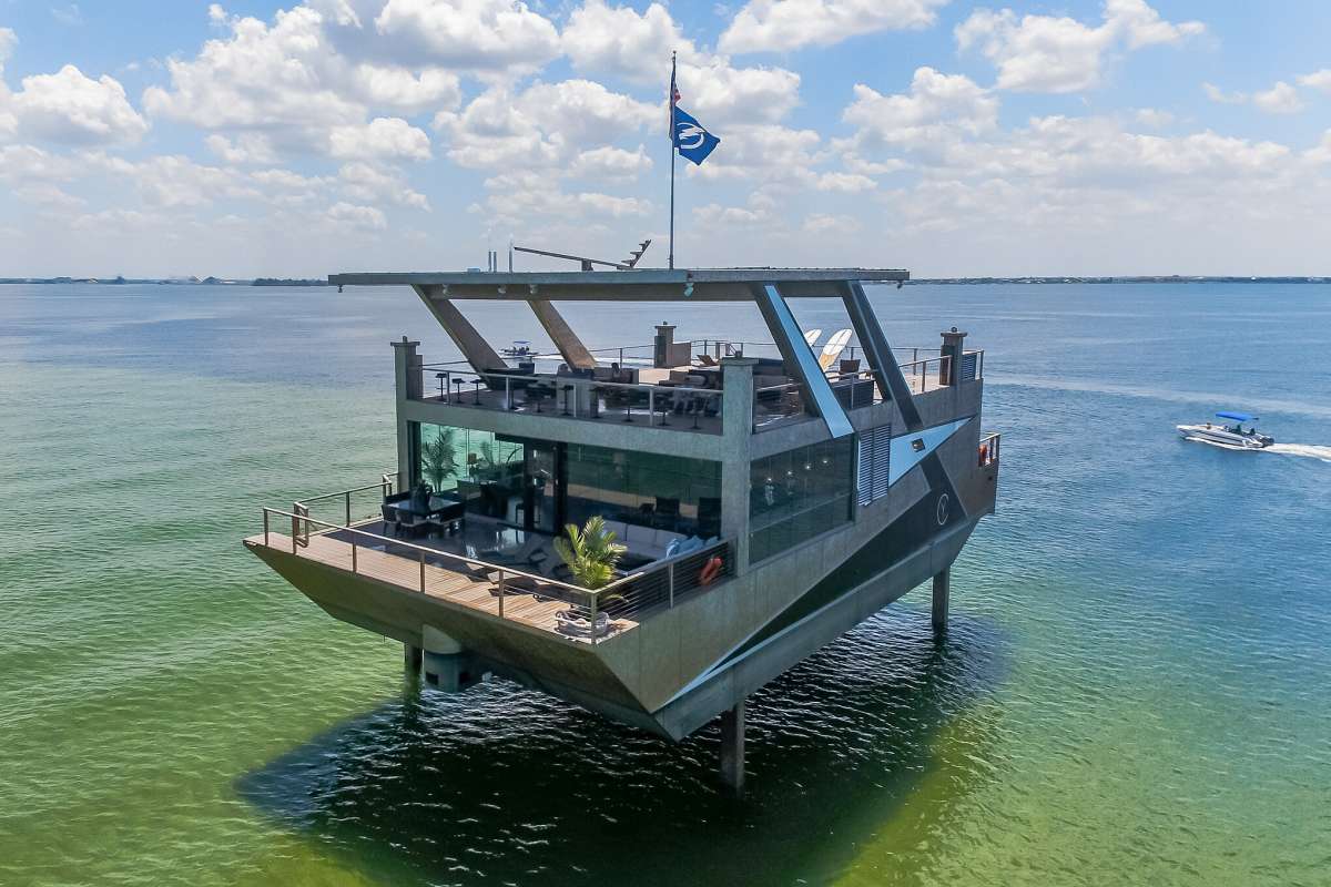 MANSION YACHT Charter Yacht