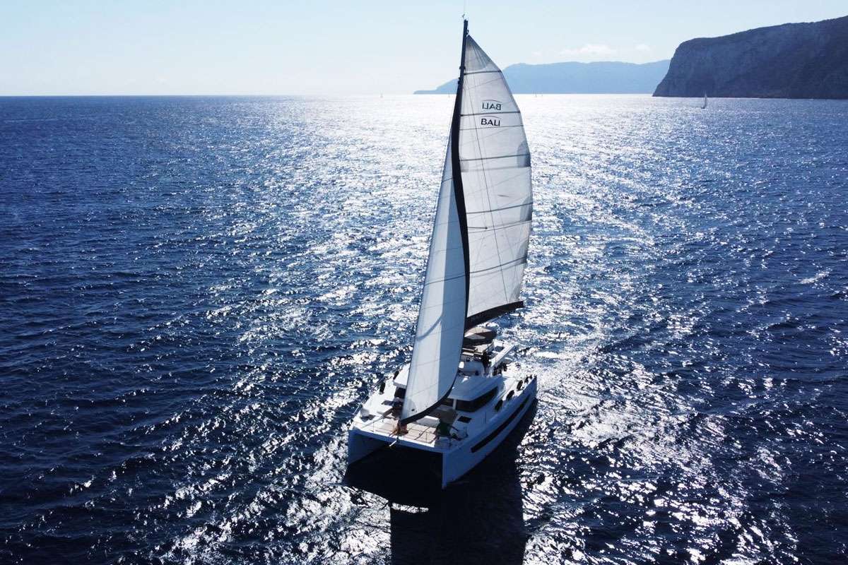 MODERNA Charter Yacht