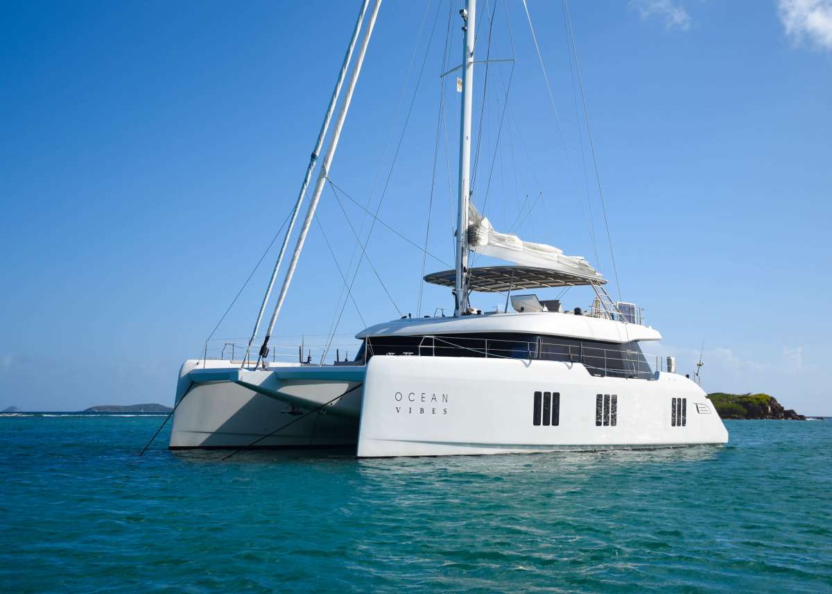 OCEAN VIBES Charter Yacht