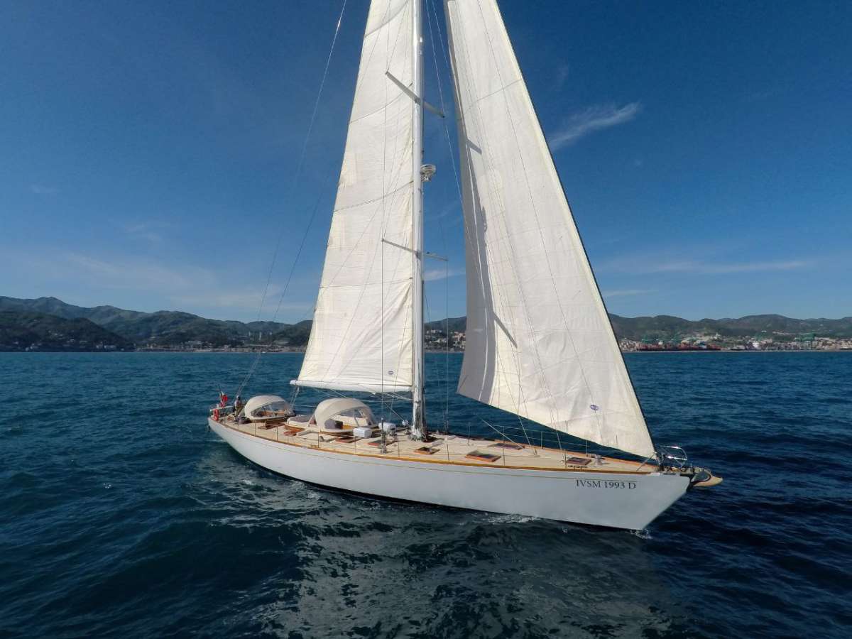 QUARTA SANTA MARIA Charter Yacht