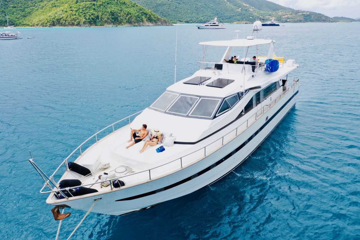 RUNAWAY Charter Yacht