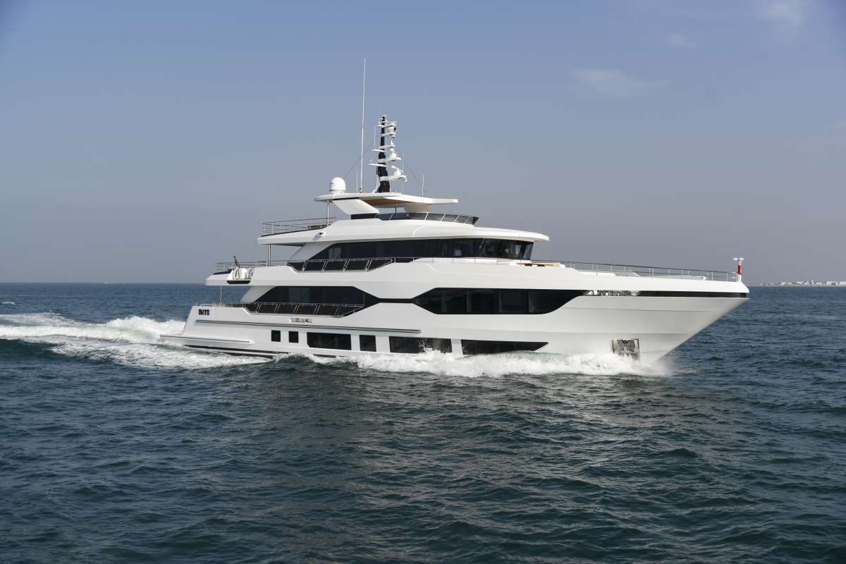 ROCKET ONE Charter Yacht