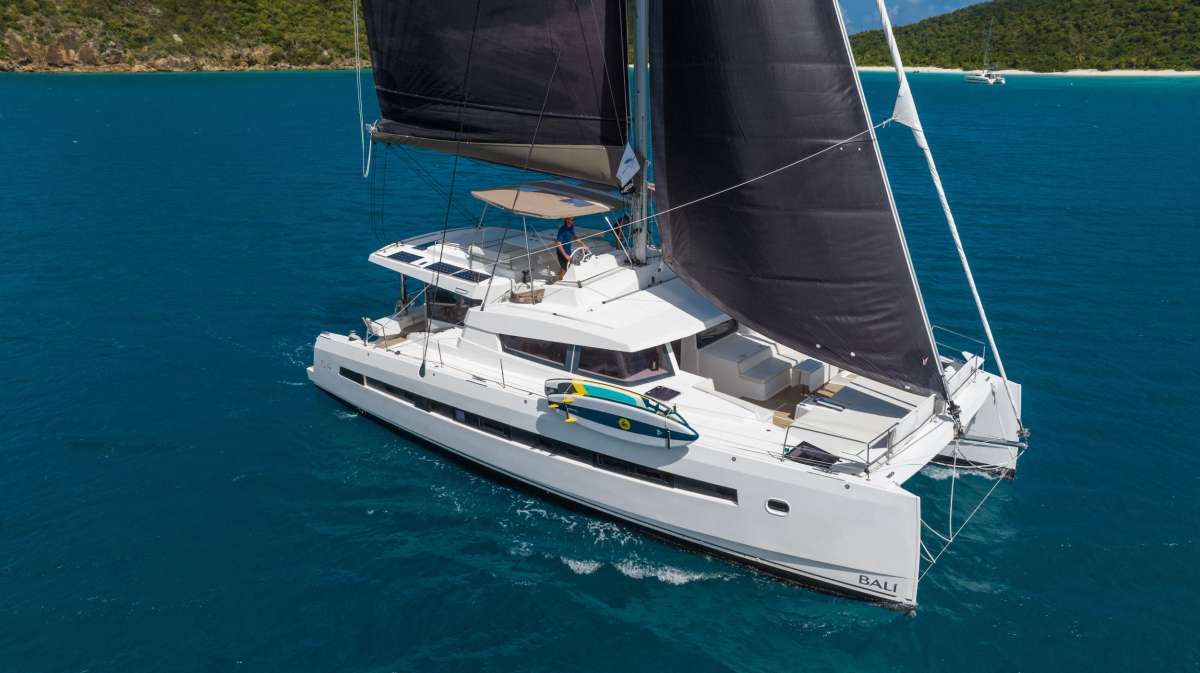 SUN DAZE Charter Yacht