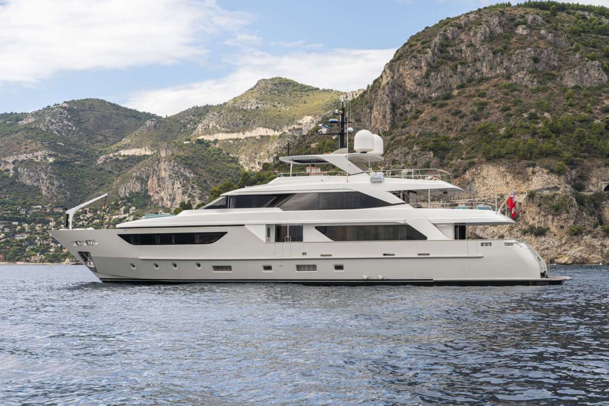 SOSA Charter Yacht