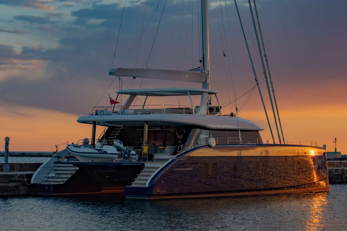 SUNREEF 80 FANTASTIC TOO Charter Yacht