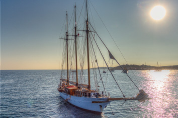 TRINAKRIA Charter Yacht
