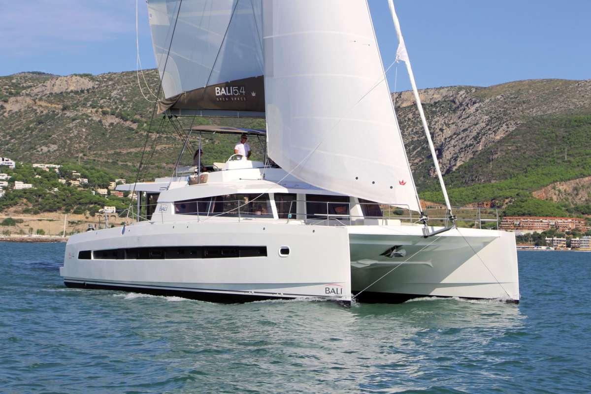 TWO OCEANS Charter Yacht