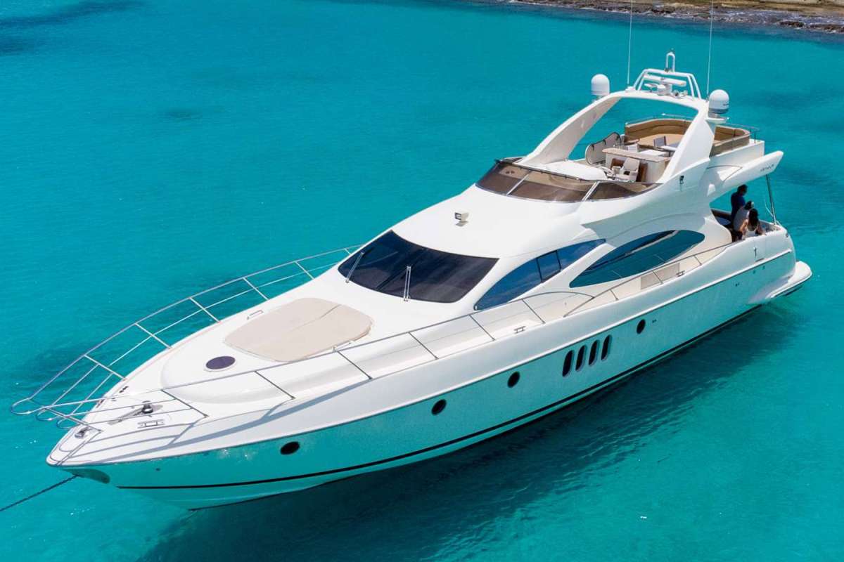 VICTORIA Charter Yacht